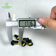 Núm Nhựa Volumn Màu Vàng - Thân Đen