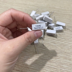 Điện trở sứ 5W chân cắm ±5% dáng Nằm - 39R - 10 Con