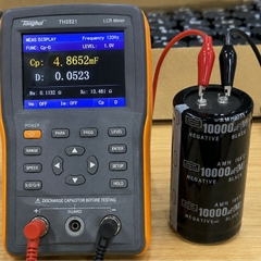 Tụ hóa lọc nguồn 10.000uf - 63v màu đen dùng trong thiết bị âm thanh, nguồn xung, và các mạch điện công suất lớn
