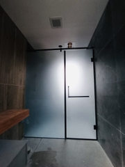 Vách kính phòng tắm