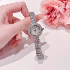 Davena Mặt Tròn |Nữ Giới |Silver |Dây Kim Loại Full Đá |Máy Pin (Quartz) |Size 26mm