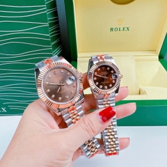 Rolex Niềng Khía |Cặp Đôi |Mặt Nâu |Dây Kim Loại Demi Rose Gold |Máy Pin (Máy Quartz) |Size 41x31mm