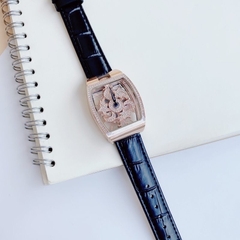 Davena Trăng Sao Xoay |Nữ Giới |Mặt Rose Gold |Dây Da Đen |Máy Pin (Quartz) |Size 32x44mm