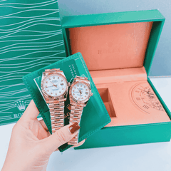 Rolex Niềng Khía |Cặp Đôi |Mặt Trắng |Dây Kim Loại Vàng Gold |Máy Pin (Máy Quartz) |Size 41x31mm