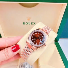 Rolex Đính Đá |Nữ Giới |Mặt Nâu |Dây Kim Loại Rose Gold |Máy Pin (Máy Quartz) |Size 31mm
