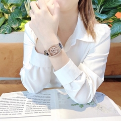Davena Trăng Sao Xoay |Nữ Giới |Mặt Rose Gold |Dây Da Đen |Máy Pin (Quartz) |Size 32x44mm