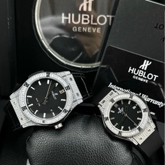 Hublot Đính Full Đá |Cặp Đôi |Mặt Tròn (Đen) |Dây Cao Su |Máy Pin (Quartz) |Size 34-42mm