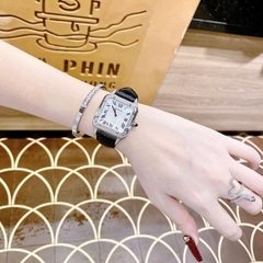 Cartier Santos |Nữ Giới |Mặt Vuông |Đính Đá |Dây Da Đen |Máy Pin (Quartz) |Size 24x33mm