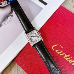 Cartier Tank Solo |Nữ Giới |Mặt Chữ Nhật |Số La Mã |Dây Da Đen |Máy Pin (Quartz) |Size 31x24mm
