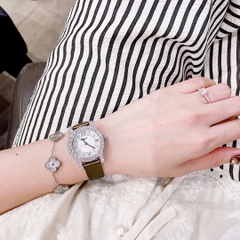 Chopard L'Heure Du Diamant |Nữ Giới |Mặt Tròn |Đính Đá |Dây Da Nâu |Máy Pin (Quartz) |Size 32mm