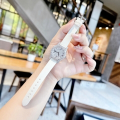 Chopard Mặt Oval |Nữ Giới |Full Đá Swarovski Silver |Dây Da Trắng |Máy Pin (Quartz) |Size 32mm