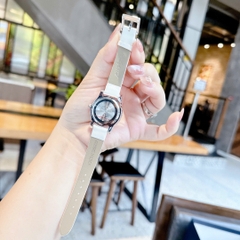 Chopard Mặt Oval |Nữ Giới |Full Đá Swarovski Silver |Dây Da Trắng |Máy Pin (Quartz) |Size 32mm