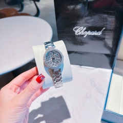 Chopard Mặt Xoay |Nữ Giới |Đính Pha Lê |Dây Kim Loại Trắng Silver |Máy Pin (Quartz) |Size 35mm