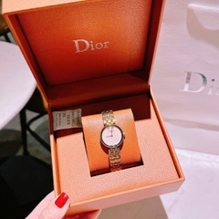 Christian Dior Mặt Khắc Logo Hồng |Nữ Giới |Dây Kim Loại Vàng Gold |Máy Pin (Quartz) |Size 28mm