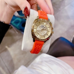 Coach Boyfriend |Nữ Giới |Mặt Vàng Gold |Dây Cao Su Cam |Máy Pin (Quartz) |Size 34mm
