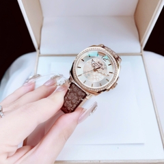 Coach Boyfriend |Nữ giới |Vàng Gold |Đính Đá |Dây Vải Bọc Da Nâu |Máy Pin (Quartz) |Size 34mm