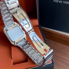Coach Điện Tử |Nữ Giới |Mặt Vuông |Dây Kim Loại Silver |Máy Pin (Quartz) |Size 33mm