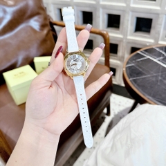 Coach Signature Boyfriend |Nữ Giới |Vàng Gold |Dây Sillicone Trắng |Máy Pin (Quartz) |Size 34mm