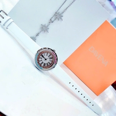 Davena Silver |Nữ Giới |Đính Đá Nhiều Màu |Dây Da Trắng |Máy Pin (Quartz) |Size 30mm