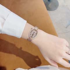 Davena Mặt Elip |Nữ Giới |Rose Gold |Full Đá |Dây Kim Loại |Máy Pin (Quartz) |Size Nhỏ 30x32mm