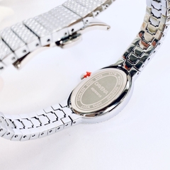 Davena Mặt Oval |Nữ Giới |Đính Đá Xanh |Vòng Tay Trắng Silver |Máy Pin (Quartz) |Size 28mm