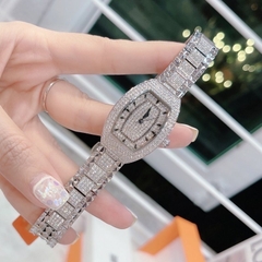 Davena Mặt Oval |Nữ Giới |Full Đá |Trắng Silver |Dây Kim Loại |Máy Pin (Quartz) |Size 32x38mm