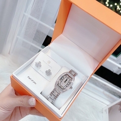 Davena Mặt Oval |Nữ Giới |Full Đá |Trắng Silver |Dây Kim Loại |Máy Pin (Quartz) |Size 32x38mm
