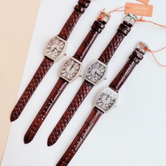 Davena Mặt Oval |Nữ Giới |Full Đá Swarovski |Dây Da Nâu |Máy Pin (Máy Quartz) |Size 32x36mm