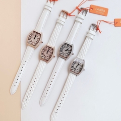 Davena Mặt Oval |Nữ Giới |Silver |Full Đá Swarovski |Dây Da Trắng |Máy Pin |Size 32x36mm