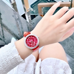 Davena Mặt Tròn Đỏ |Nữ Giới |Đính Viền Đá |Dây Da Vân Đỏ |Máy Pin (Quartz) |Size Lớn 38mm