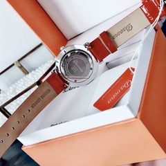 Davena Mặt Tròn Đỏ |Nữ Giới |Đính Viền Đá |Dây Da Vân Đỏ |Máy Pin (Quartz) |Size Lớn 38mm