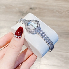Davena Mặt Tròn |Nữ Giới |Silver |Dây Kim Loại Full Đá |Máy Pin (Quartz) |Size 26mm