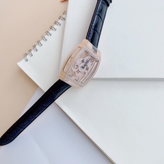 Davena Trăng Sao Xoay |Nữ Giới |Mặt Rose Gold |Dây Da Đen |Máy Pin (Quartz) |Size 32x44mm