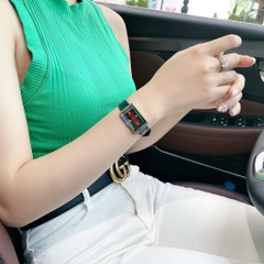 Gucci G-Frame |Nữ |Mặt Chữ Nhật Xanh Đỏ |Dây Da Đen |Máy Pin (Quartz) |Size 21x34mm