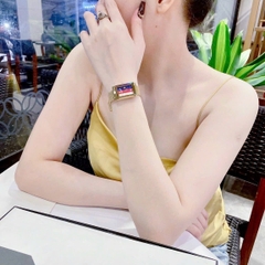 Gucci |Nữ |Mặt Chữ Nhật Xanh Đỏ Trắng |Dây Lưới Vàng Gold |Máy Pin (Quartz) |Size 21x34mm