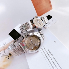 Gucci G-Timeless |Cặp Đôi |Mặt Màu Nâu |Dây Kim Loại Bạc Silver |Size 38x28mm