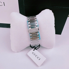 Gucci G-Timeless |Nam Giới |Mặt Tròn Đen |Dây Kim Loại Silver |Máy Pin (Quartz) |Size 38mm