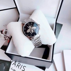 Gucci G-Timeless Cat |Nam |Mặt Đen |Hình Chú Ong |Dây Kim Loại Silver |Máy Pin (Quartz) |Size 38mm