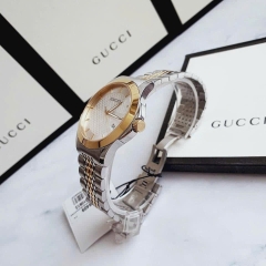 Gucci G-Timeless |Nam Giới |Mặt Trắng |Dây Kim Loại Demi Vàng |Máy Pin (Quartz) |Size 38mm