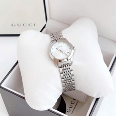 Gucci G-Timeless |Nữ |Mặt Xà Cừ Trắng |Dây Kim Loại Silver |Máy Pin (Quartz) |Size 29mm