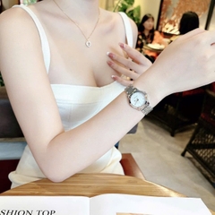 Gucci G-Timeless |Nữ |Mặt Xà Cừ Trắng |Dây Kim Loại Silver |Máy Pin (Quartz) |Size 29mm