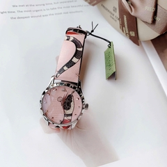Gucci G-Timeless Textured |Nữ |Dây Da Họa Tiết Rắn Màu Hồng |Máy Pin (Quartz) |Size 38mm