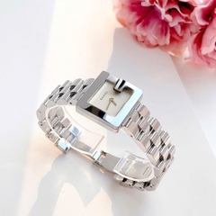Gucci G-Watch |Nữ Giới |Mặt Vuông |Dây Kim Loại Silver |Máy Pin (Quartz) |Size 23x21mm
