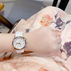 Guess 6 Kim |Nữ Giới |Rose Gold |Dây Sillicone Trắng |Máy Pin (Quartz) |Size 35mm