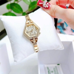 Guess Audrey |Nữ Giới |Mặt Lục Giác |Đính Đá |Kiềng Tay Vàng Gold |Máy Pin (Quartz) |Size 28mm