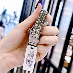 Guess Chelsea |Nữ Giới |Mặt Tròn Trắng |Dây Kim Loại Silver |Máy Pin (Quartz) |Size 30mm