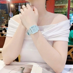 Guess Classic |Nữ Giới |Mặt Vuông |Dây Silicone Xanh Pastel |Máy Pin (Quartz) |Size 33mm