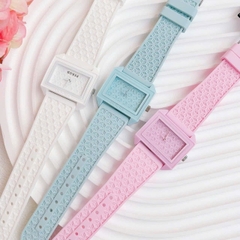 Guess Classic |Nữ Giới |Mặt Vuông |Dây Silicone Xanh Pastel |Máy Pin (Quartz) |Size 33mm