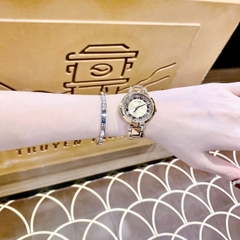 Guess Clear |Nữ Giới |Mặt Tròn |Đính Đá |Dây Kim Loại Vàng Gold |Máy Pin (Quartz) |Size 33mm