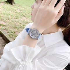 Guess Confetti |Nữ Giới |Mặt Đính Đá |Dây Silicone Xanh Dương |Máy Pin (Quartz) |Size 38mm